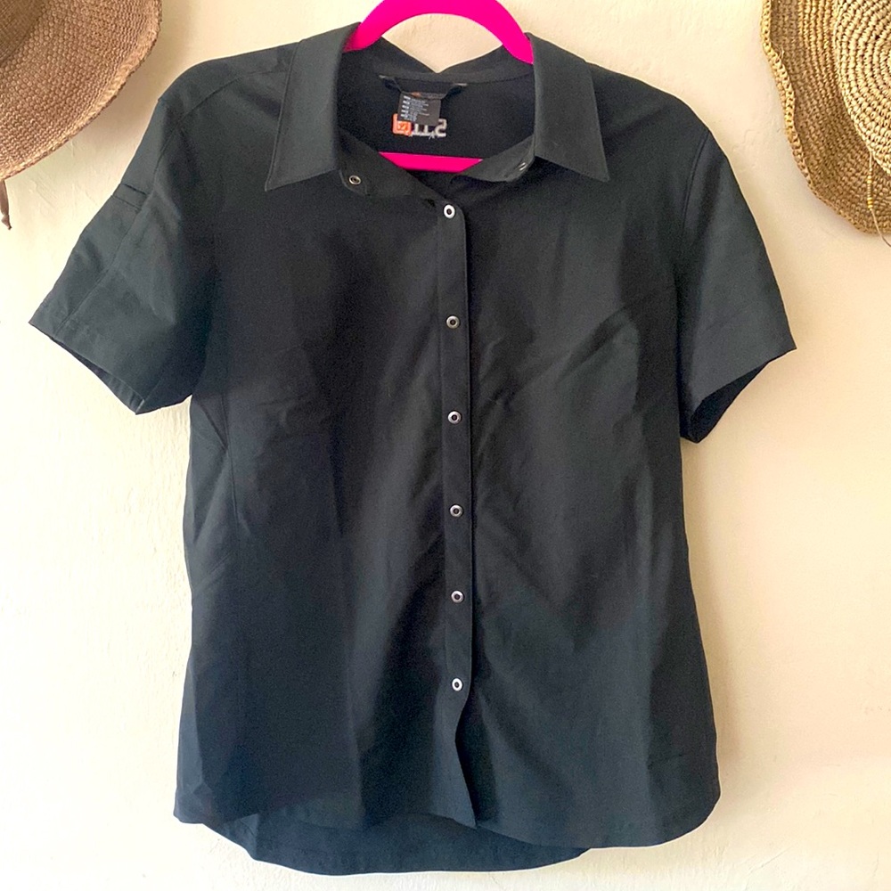 Women’s 5.11 tactical snap down short sleeved shirt